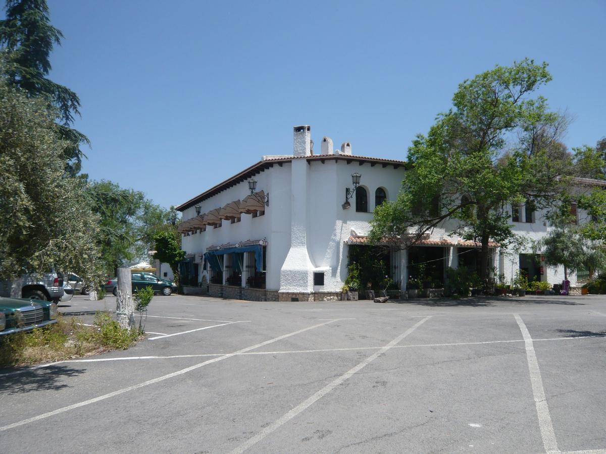 文塔拉斯德利希亚斯酒店 Villanueva del Rosario 外观 照片